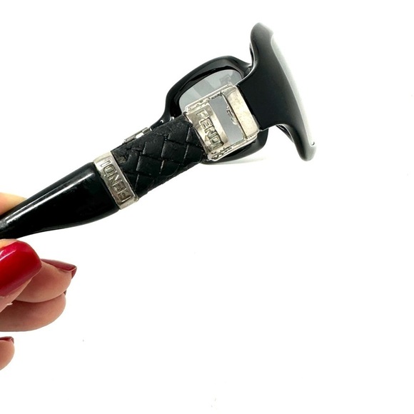 Fendi FS447 Black Sunglasses – 59mm Oversized with Braided Leather Temples - Picture 6 of 8